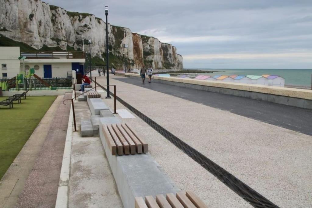 Logement A Deux Pas De La Plage Et Des Commerces Le Tréport Exterior foto